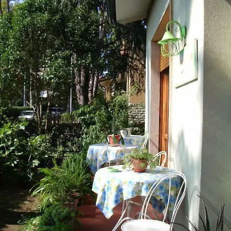 La Casa Nei Pini 2* Viareggio