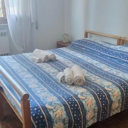 La Casa Nei Pini לינה וארוחת בוקר וירג'יו