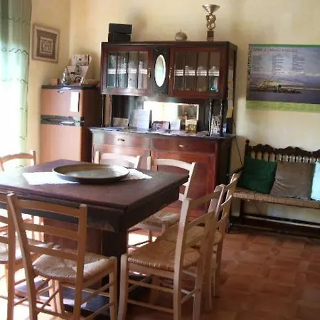 La Casa Nei Pini וירג'יו