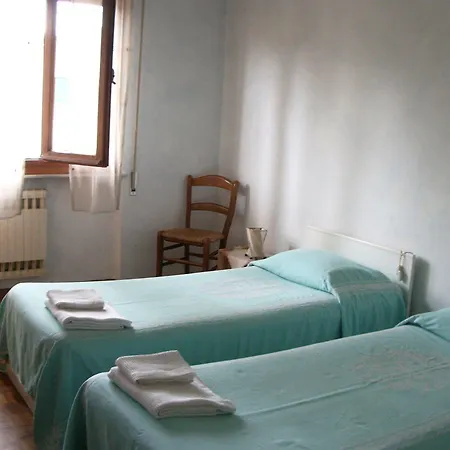 La Casa Nei Pini לינה וארוחת בוקר